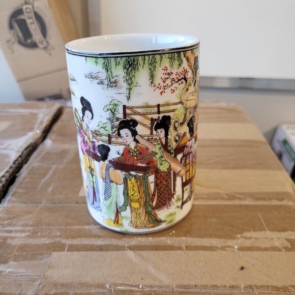 VINTAGE JAPANESE GEISHA PORCELAIN MUG GUC RARE SEE PICTURES VIBRANT COLORS - Picture 2 of 8